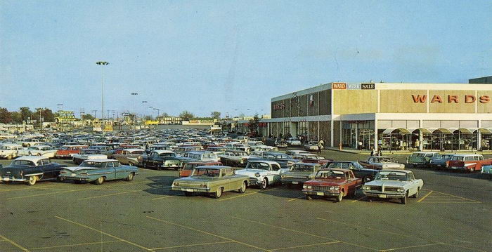 Wonderland Mall - Old Postcard Of Center